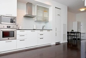 Lavish Suites - Luxury One Bedroom Condo