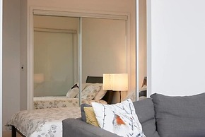 Lavish Suites - Luxury One Bedroom Condo