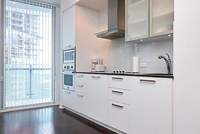 Lavish Suites - Luxury One Bedroom Condo