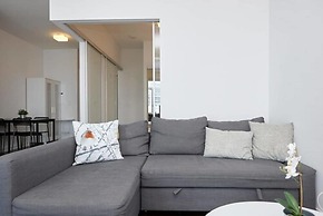 Lavish Suites - Luxury One Bedroom Condo