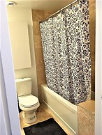 Lavish Suites - Luxury One Bedroom Condo