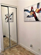 Lavish Suites - Luxury One Bedroom Condo