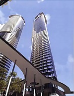 Lavish Suites - Luxury One Bedroom Condo