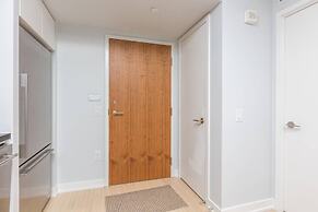 DT City 1 BR by Jays, MTCC, CN Tower