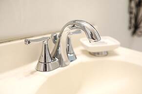 New Kingston's Deluxe Apartment