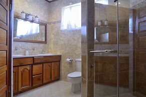 Blue Parrot Beach House