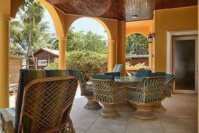 Blue Parrot Beach House