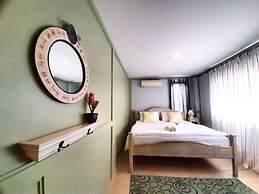 The Royal Chiangkhan Boutique Hotel