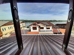 The Royal Chiangkhan Boutique Hotel