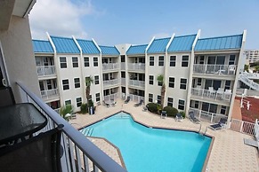 La Vista - 2 Br Condo