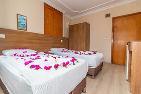 Castello Hotel & Aparts