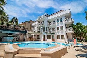 Castello Hotel & Aparts