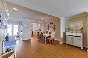 Work-Friendly Oceanfront Condo with Pool and Spa Access SURF25 by RedA