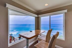 Work-Friendly Oceanfront Condo with Pool and Spa Access SURF25 by RedA