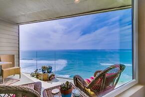 Work-Friendly Oceanfront Condo with Pool and Spa Access SURF25 by RedA
