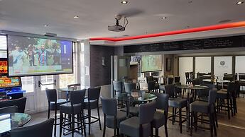 The Avenue Hotel