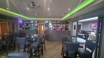 The Avenue Hotel