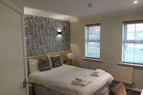 The Avenue Hotel