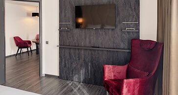 PLAZA Premium Grand Winston