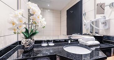 PLAZA Premium Grand Winston