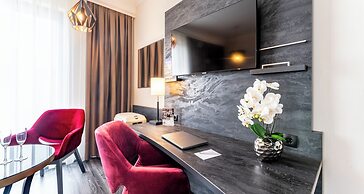 PLAZA Premium Grand Winston