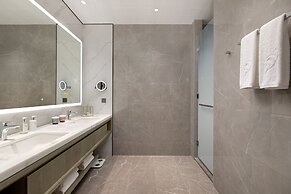 Xiamen International Seaside Hotel (hotel corridor leads to the stone 