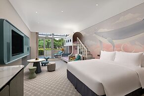 Xiamen International Seaside Hotel (hotel corridor leads to the stone 