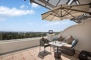 Xiamen International Seaside Hotel (hotel corridor leads to the stone 