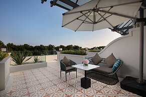 Xiamen International Seaside Hotel (hotel corridor leads to the stone 