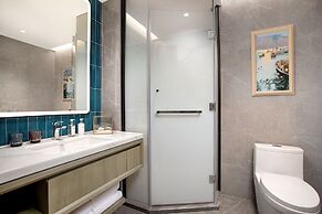 Xiamen International Seaside Hotel (hotel corridor leads to the stone 