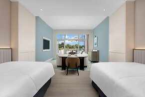 Xiamen International Seaside Hotel (hotel corridor leads to the stone 