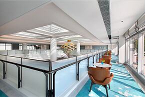 Xiamen International Seaside Hotel (hotel corridor leads to the stone 