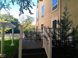 The Wilshire Grand Hotel