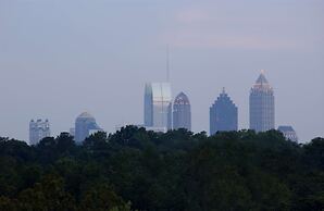 Hilton Garden Inn Atlanta Airport/Millenium Center