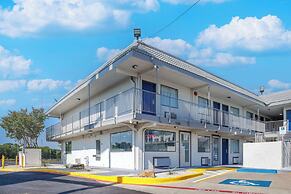 Motel 6 Fort Worth, TX - East