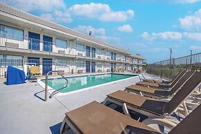Motel 6 Fort Worth, TX - East