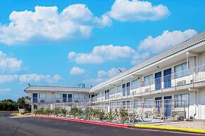 Motel 6 Fort Worth, TX - East