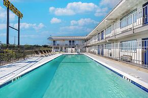 Motel 6 Fort Worth, TX - East