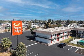 Econo Lodge Stockton near I-5 Fairgrounds