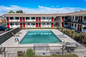 Econo Lodge Stockton near I-5 Fairgrounds