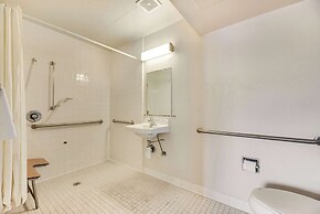 Econo Lodge Stockton near I-5 Fairgrounds