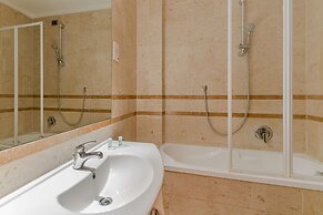 B&B HOTEL Pisa Airport