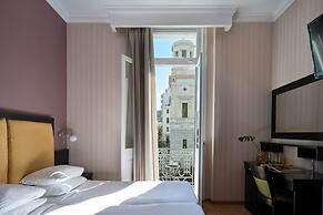 Delphi Art Hotel