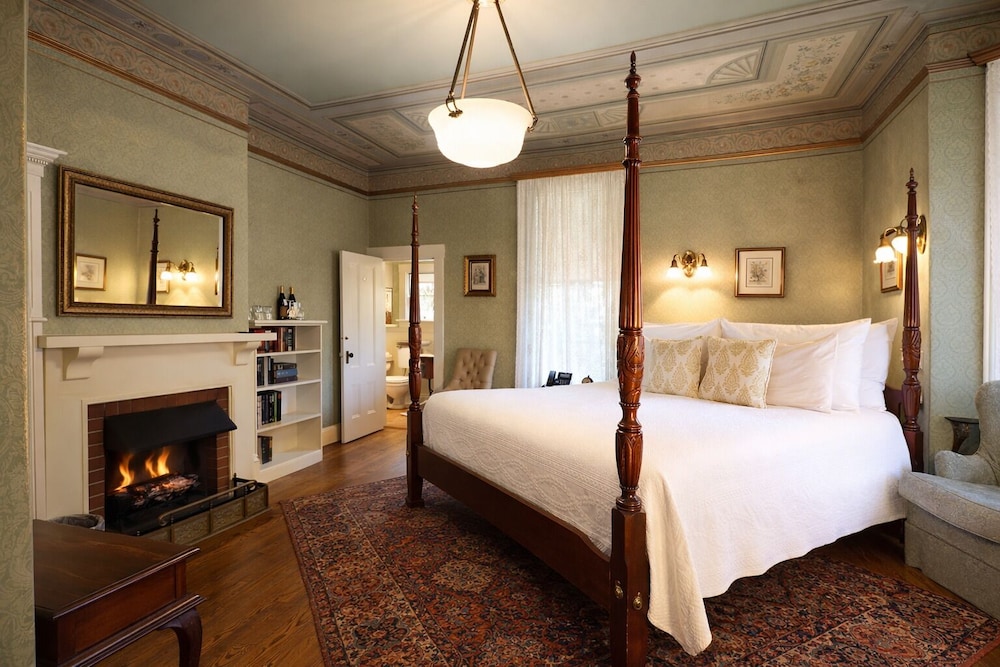 Simpson House Inn