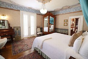 Simpson House Inn