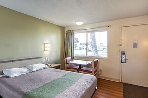 Motel 6 Clarkston, WA