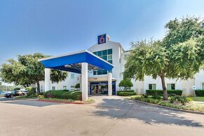 Motel 6 Lewisville, TX - Dallas