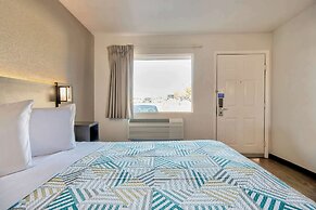 Motel 6 Albuquerque, NM - Carlisle