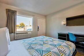 Motel 6 Albuquerque, NM - Carlisle