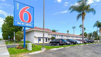 Motel 6 Costa Mesa, CA